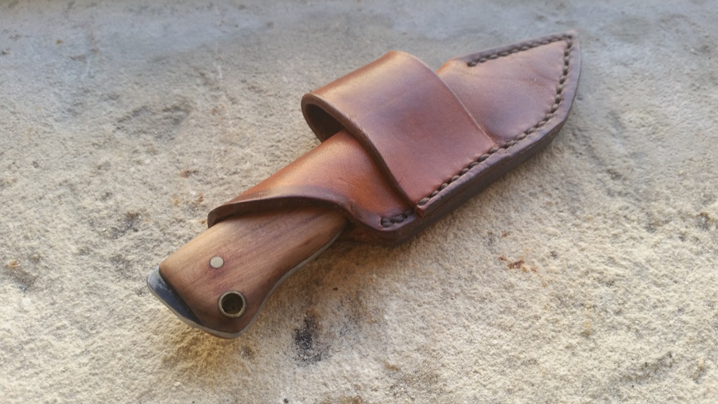 Couteau forgé cerisier