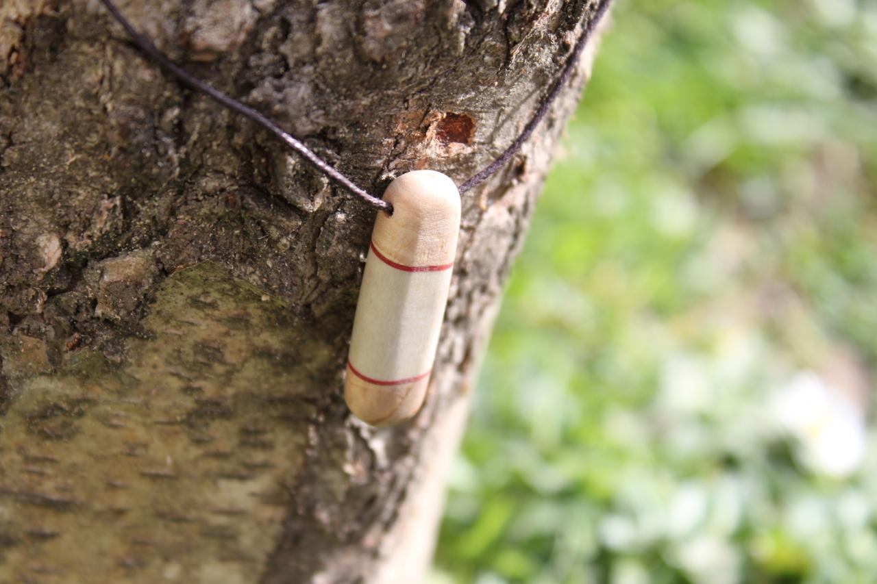 Pendentif en bois de renne et boulot madré