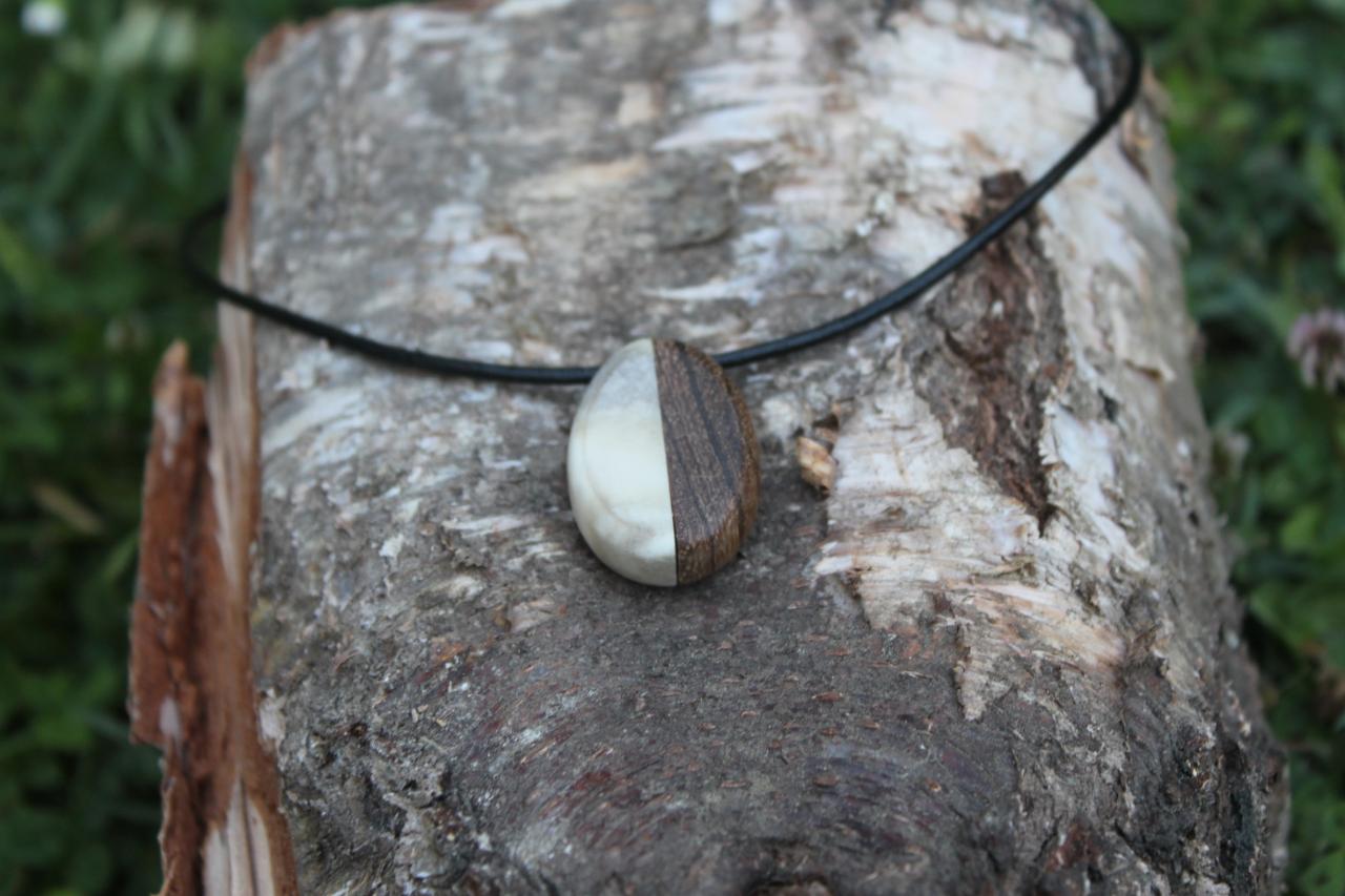 Pendentif en bois de renne et zebrano