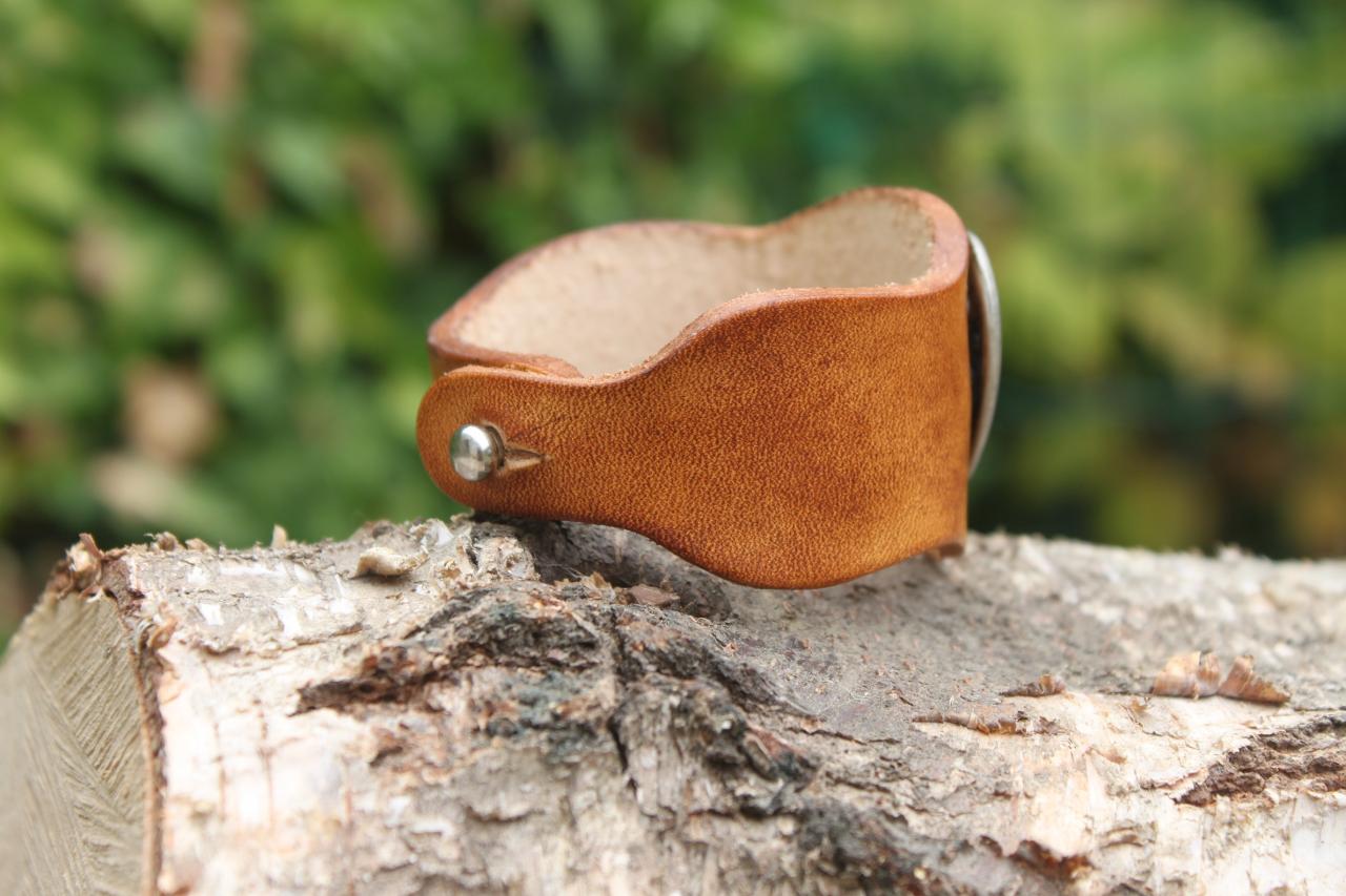 fermeture par bouton col