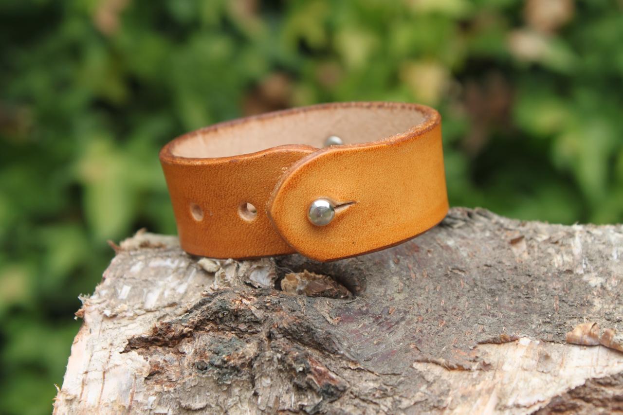 Fermeture par bouton col