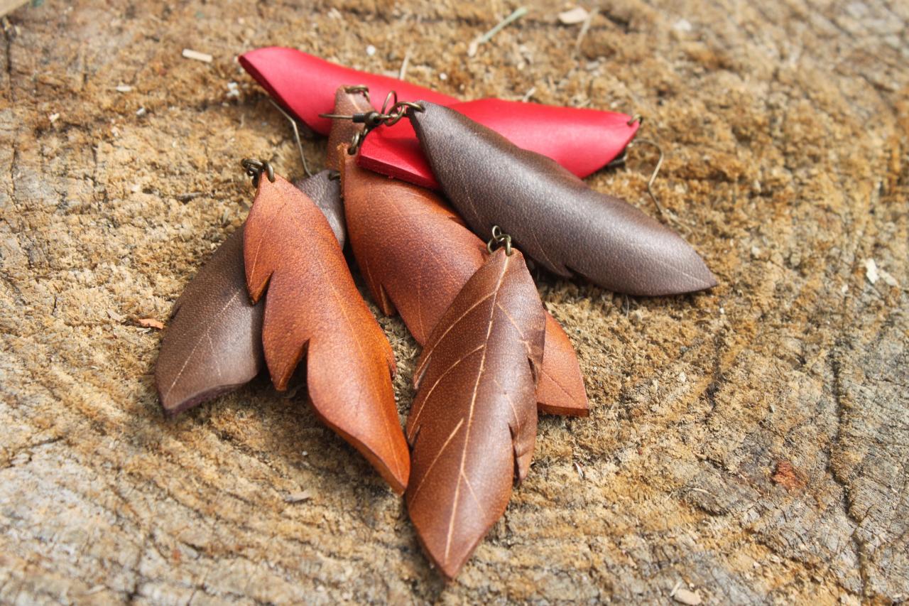 Boucle d'oreille en cuir feuille