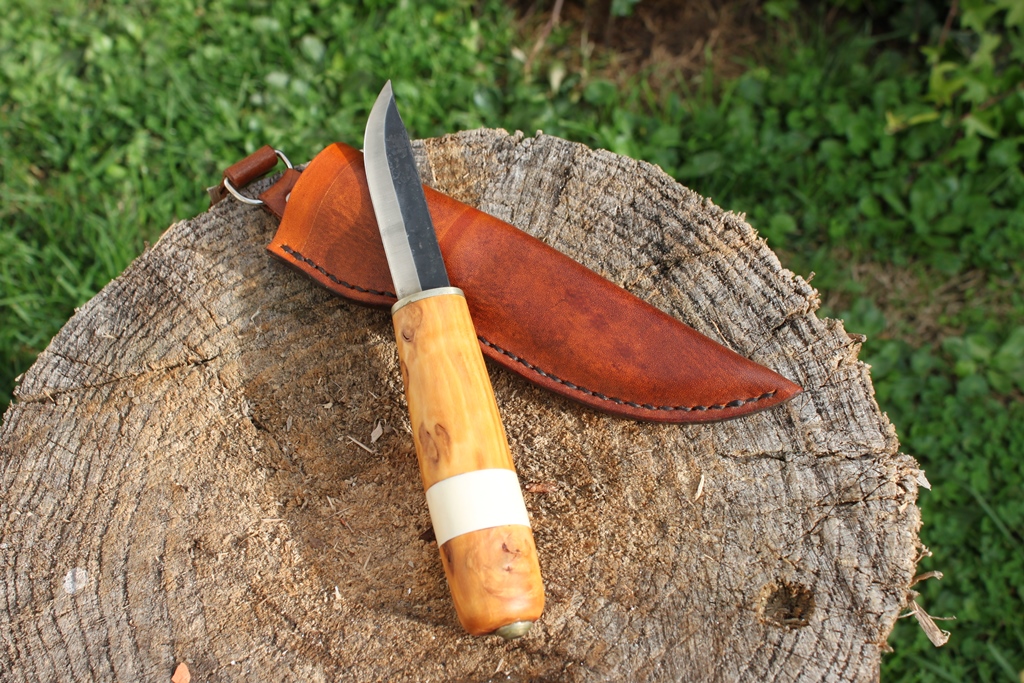 Puukko boulot et renne