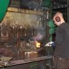 Tobias nous fait une démonstration sur une forge